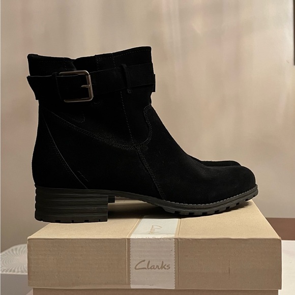 NWOT Clarks Women's, Size 11, Black Suede Ankle Boots - Picture 5 of 7